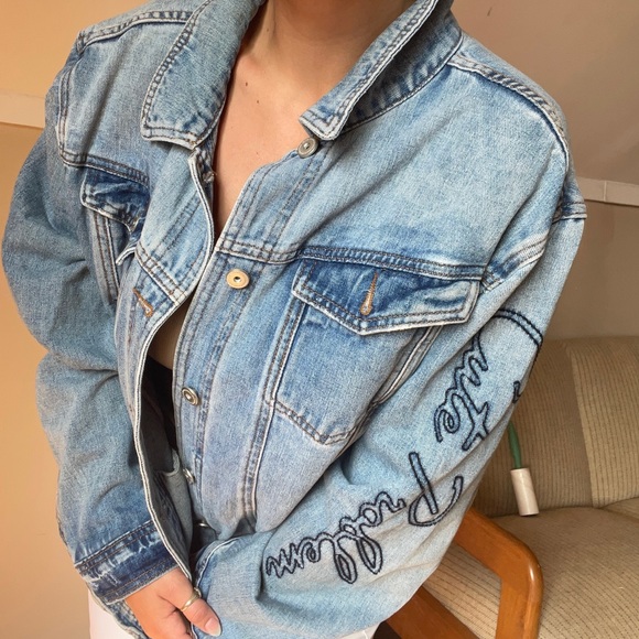 ✨Denim jacket with patchwork detailing✨ - Picture 3 of 5